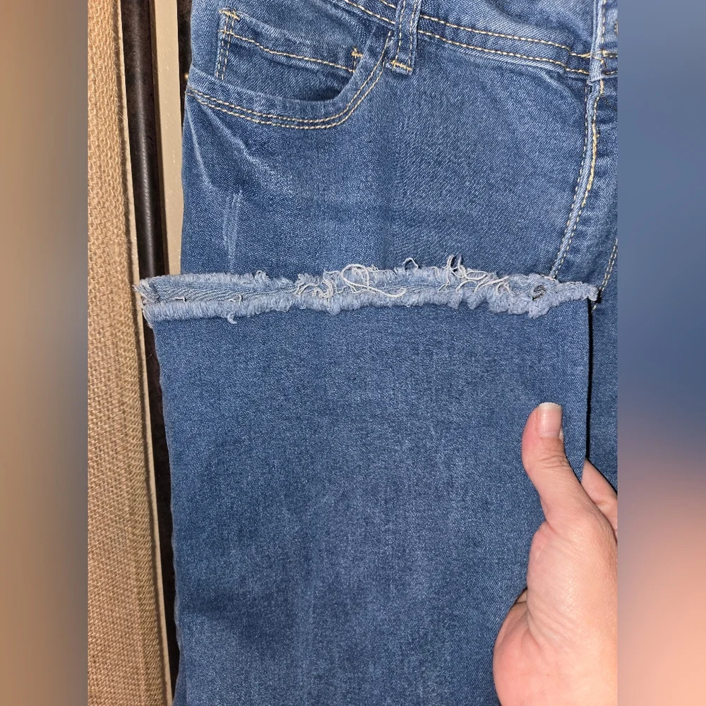Women's Juniors Thread And Others Distressed Raw Hem Jeans Pants Size 13/31 - Picture 10 of 15